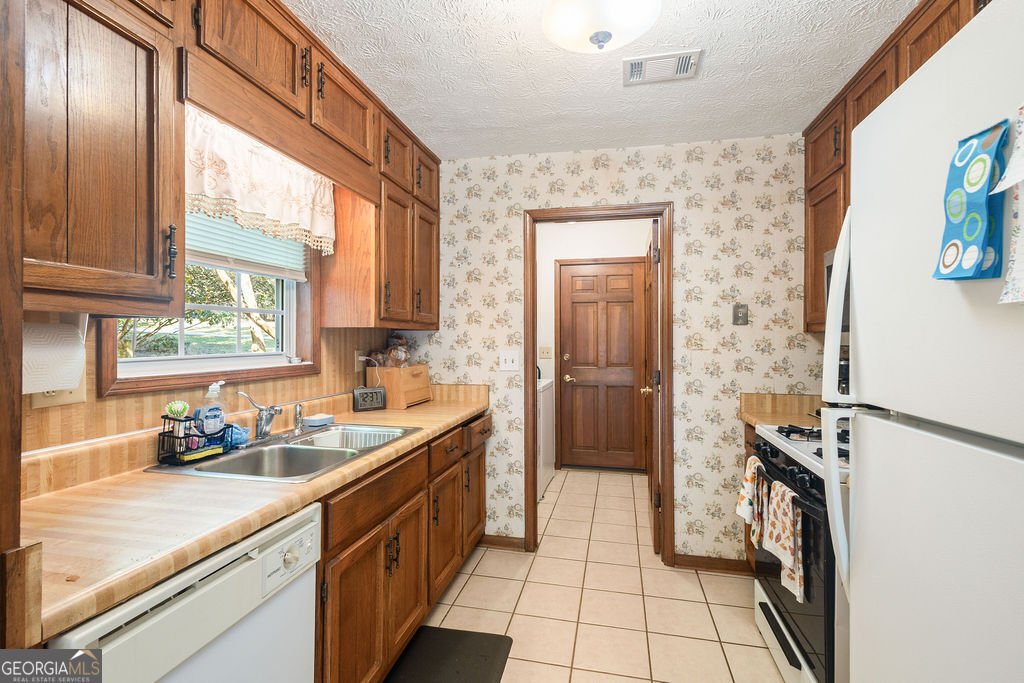 145 Pine Trail Road Fayetteville - Photo 7