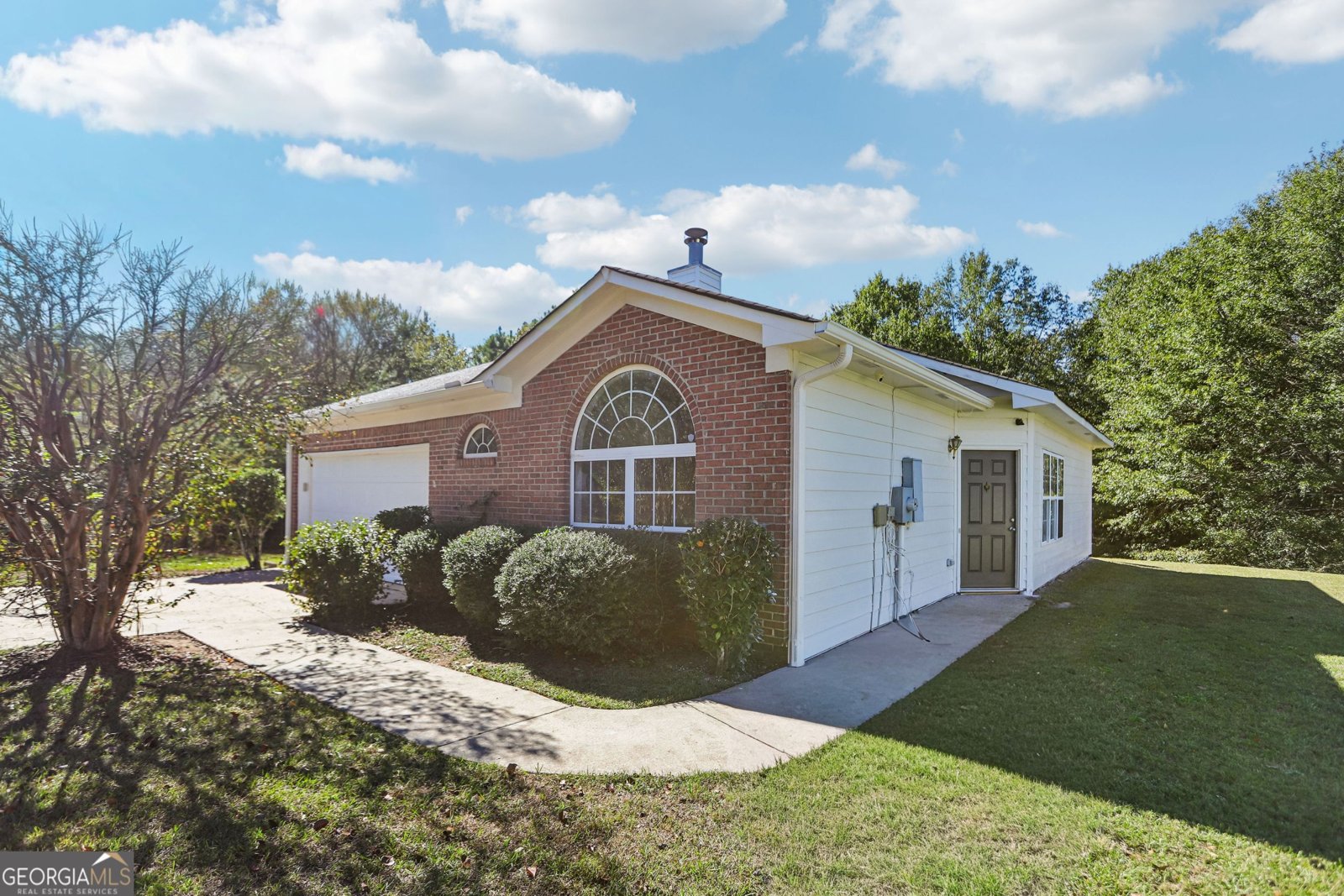 387 Apple Blossom Way Macon - main photo
