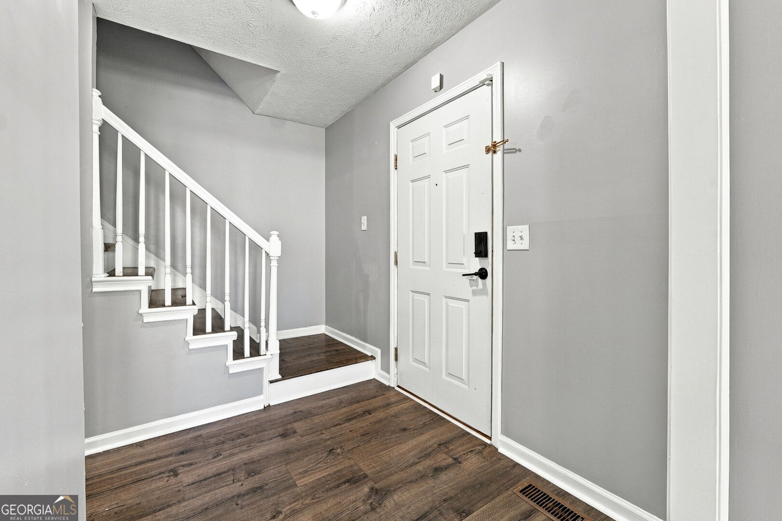 1560 Summit Pond Circle Loganville - Photo 8