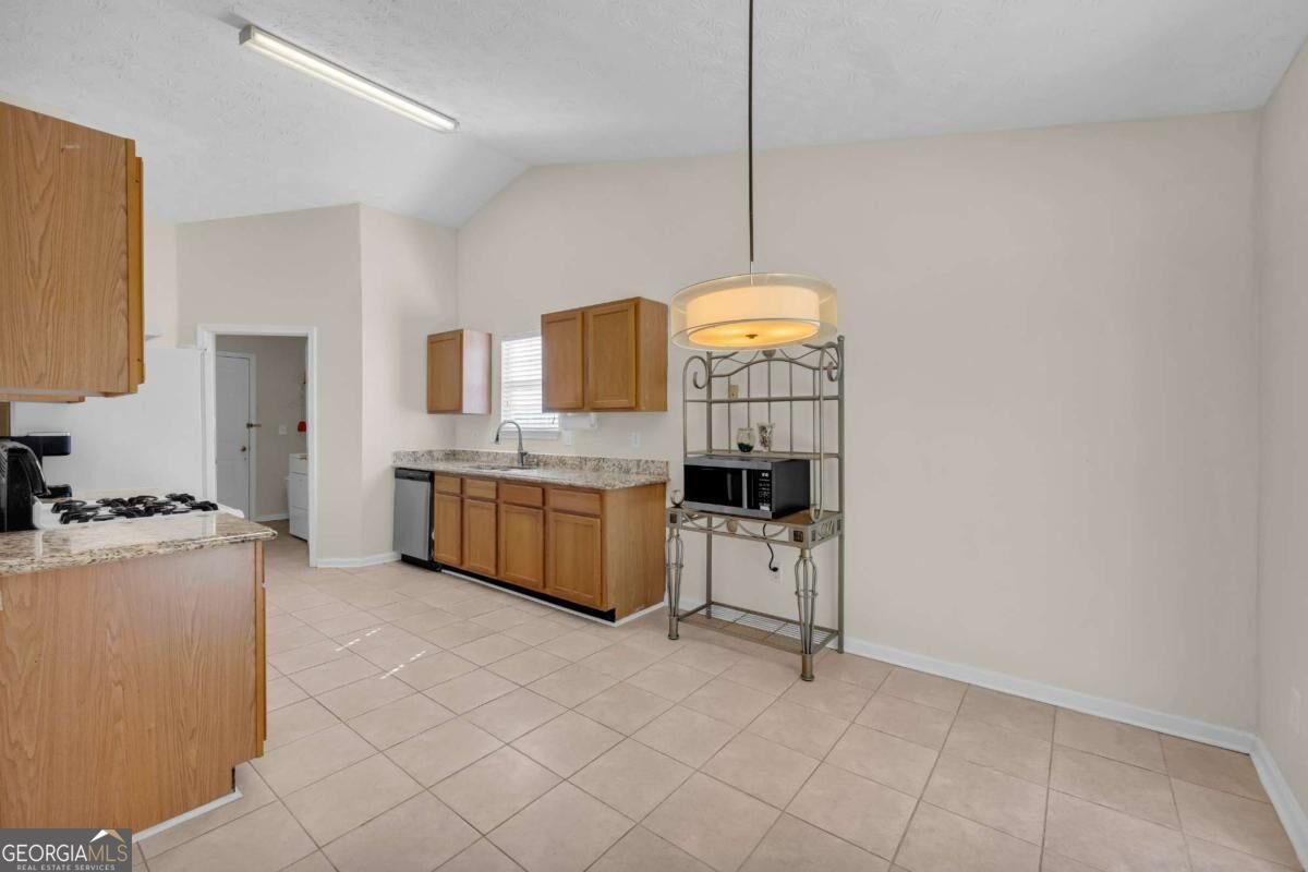 1040 Meadow Walk Avenue Lawrenceville - Photo 8