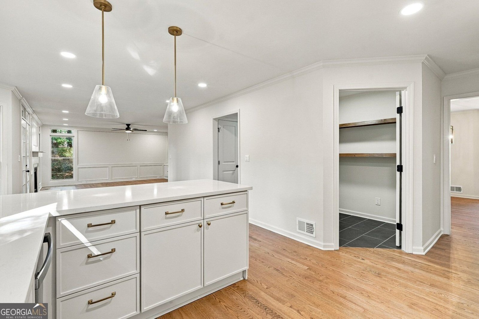 8020 Willow Tree Way Alpharetta - Photo 12