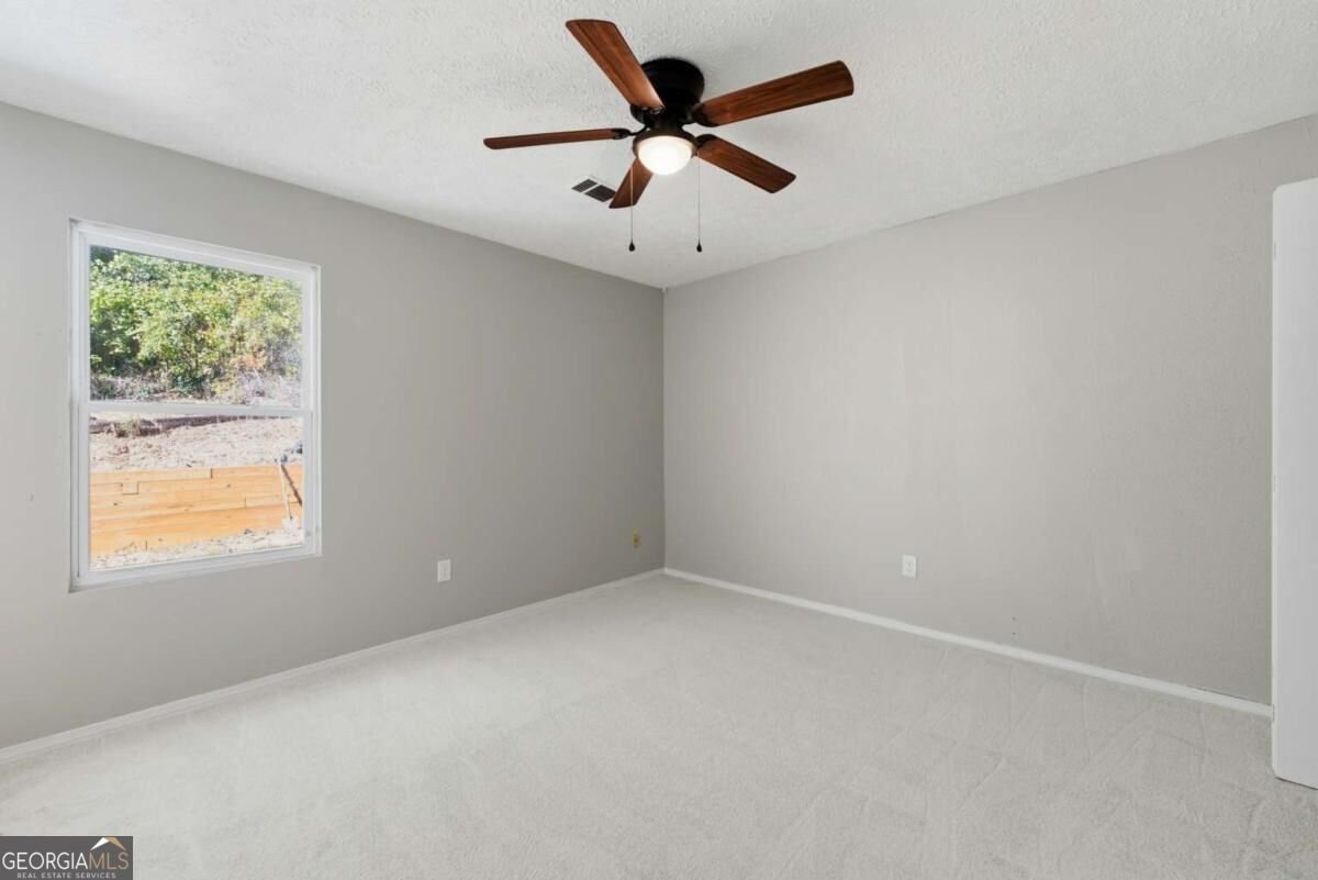 657 Nelby Court Stone Mountain - Photo 13