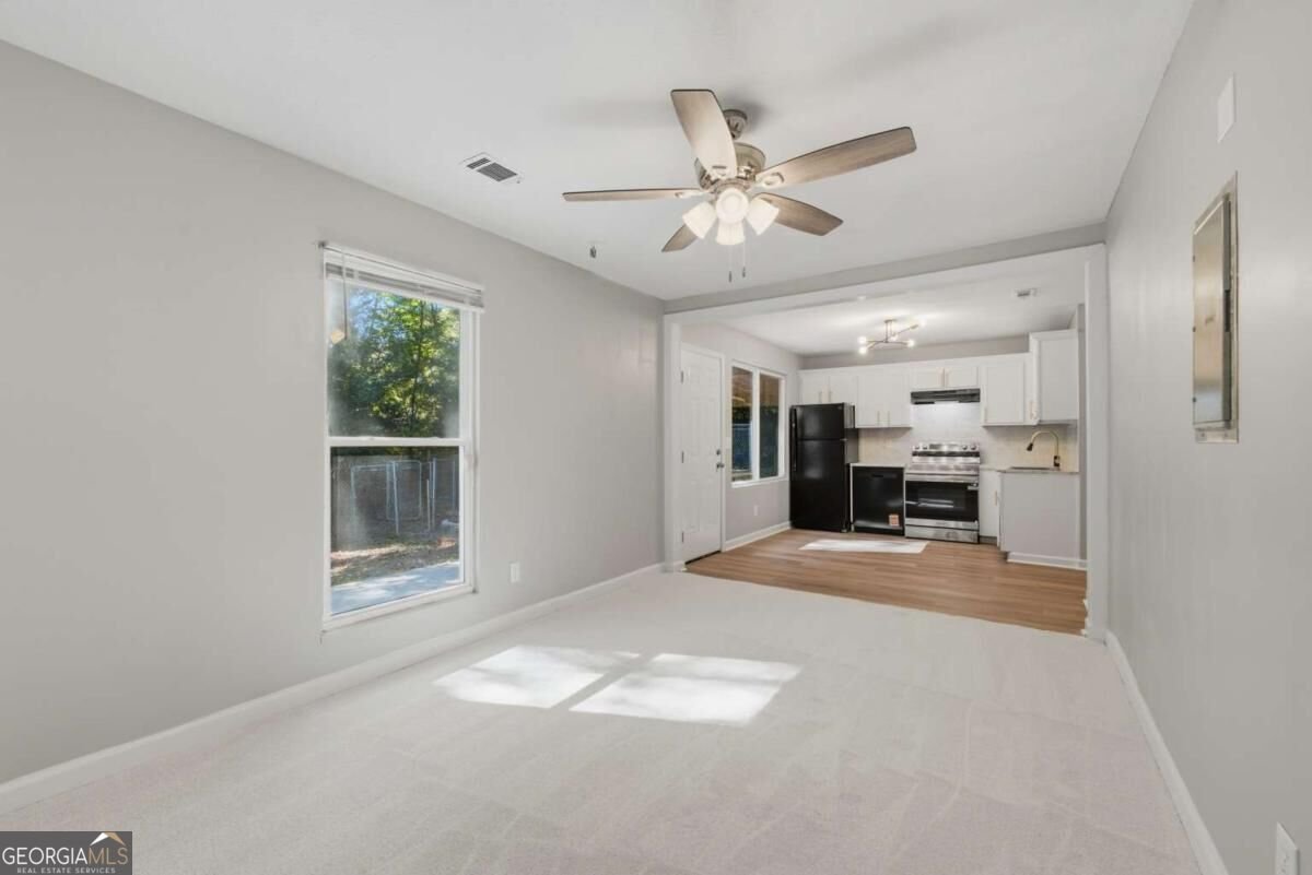 657 Nelby Court Stone Mountain - Photo 16