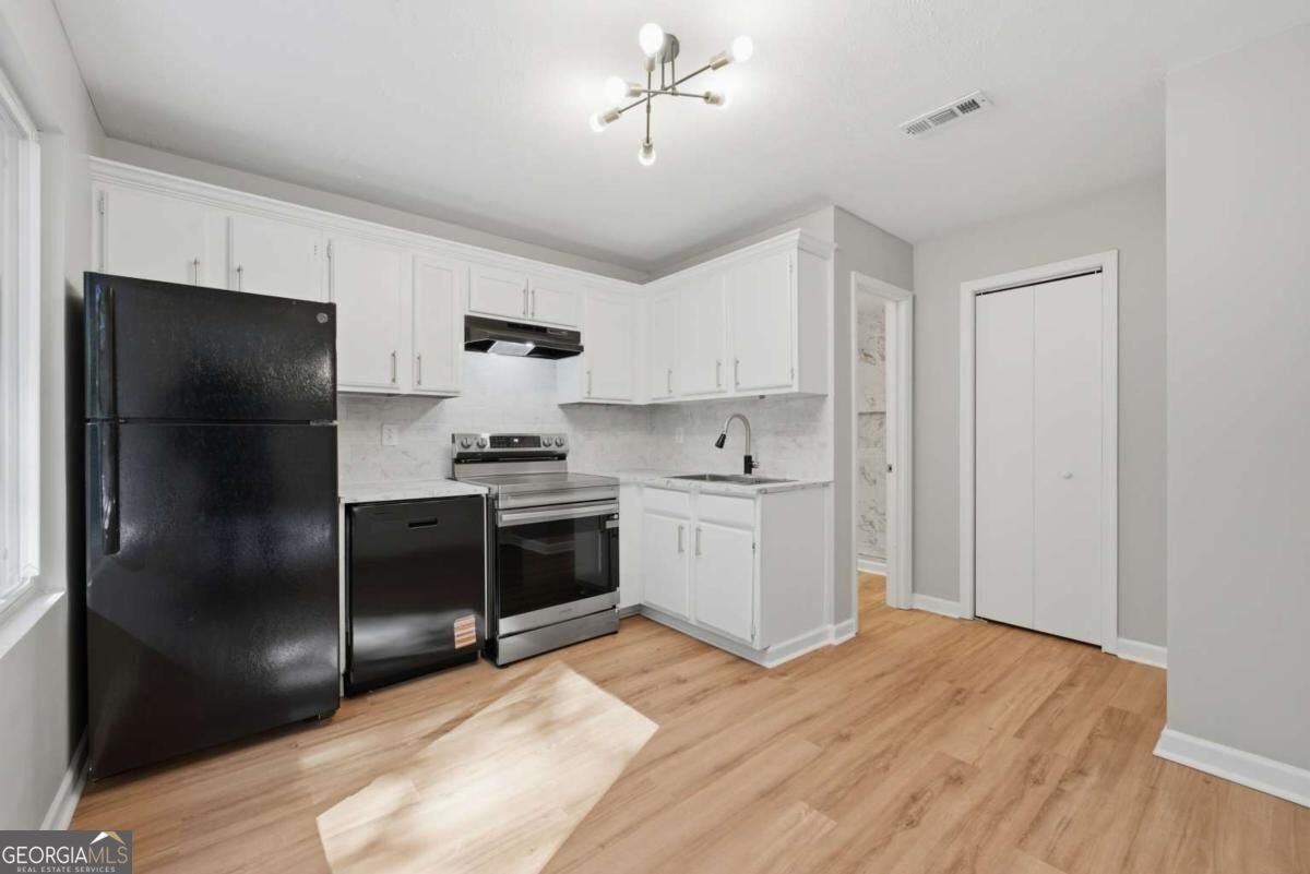 657 Nelby Court Stone Mountain - Photo 17