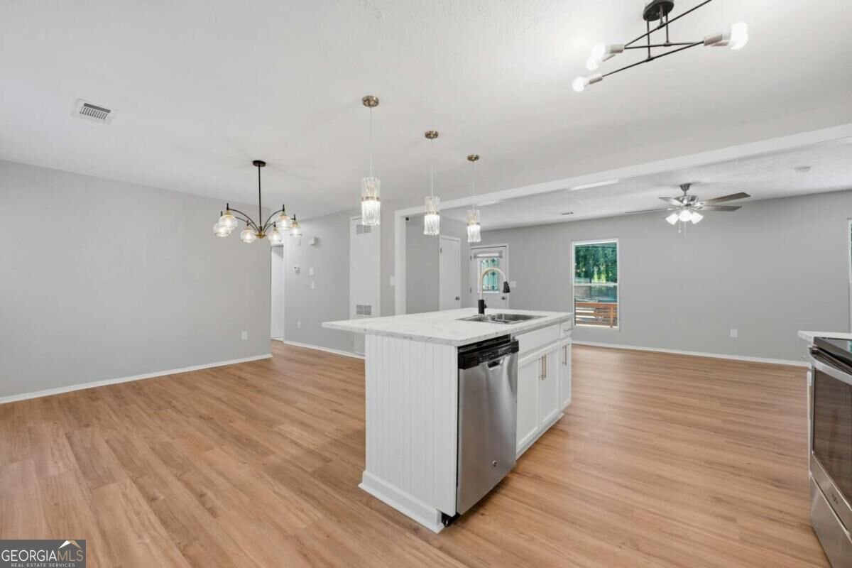 657 Nelby Court Stone Mountain - Photo 7