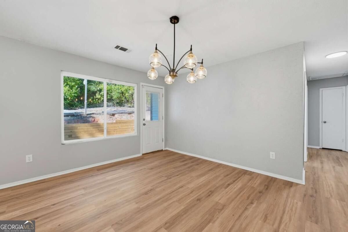 657 Nelby Court Stone Mountain - Photo 8