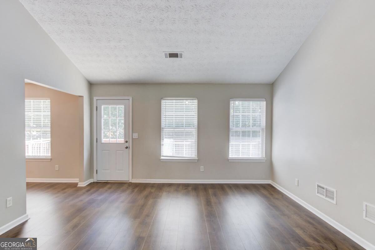 422 Regan Drive Winder - Photo 9