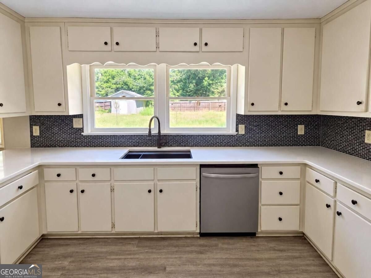 6050 Dorsett Shoals Road Douglasville - Photo 9