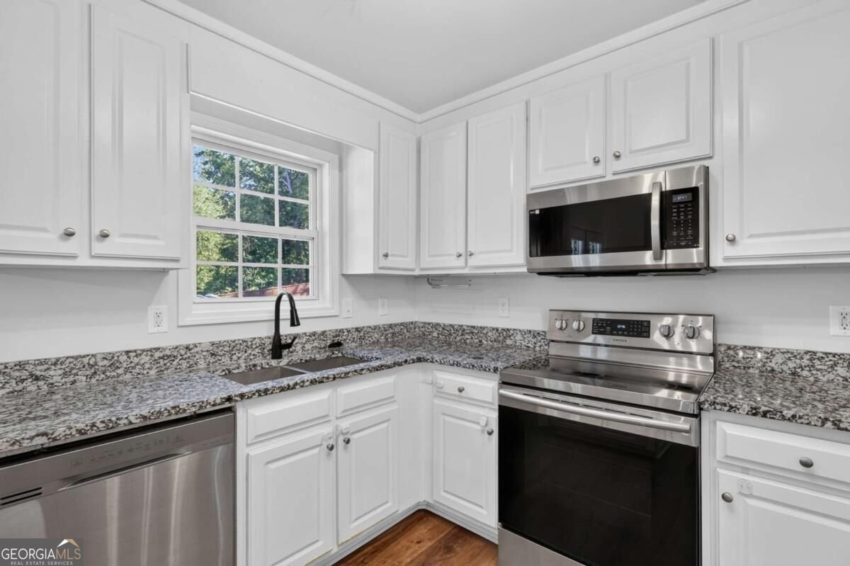 2032 Emerald Pointe Drive Winder - Photo 11
