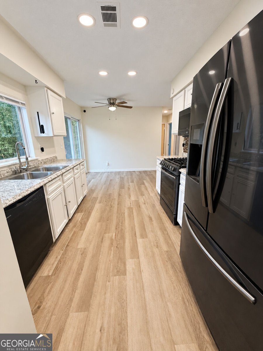 158 Ashwood Court Riverdale - Photo 7