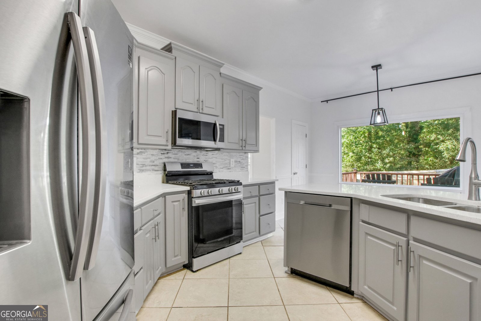 5803 Silverthorn Drive Flowery Branch - Photo 12