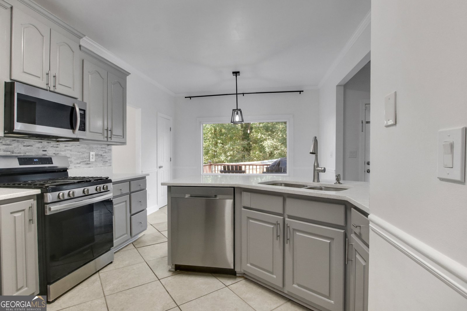 5803 Silverthorn Drive Flowery Branch - Photo 13
