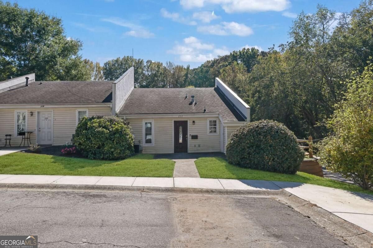 237 Goshen Lane Woodstock - main photo
