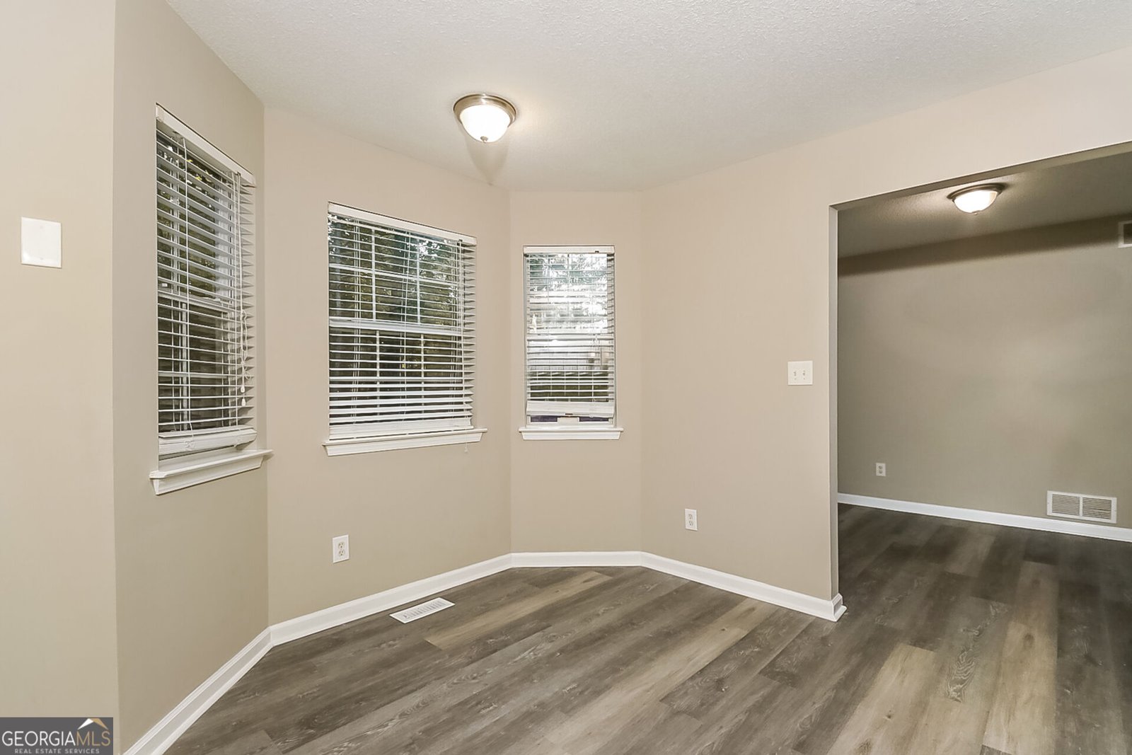 6410 Hillview Lane Douglasville - Photo 8