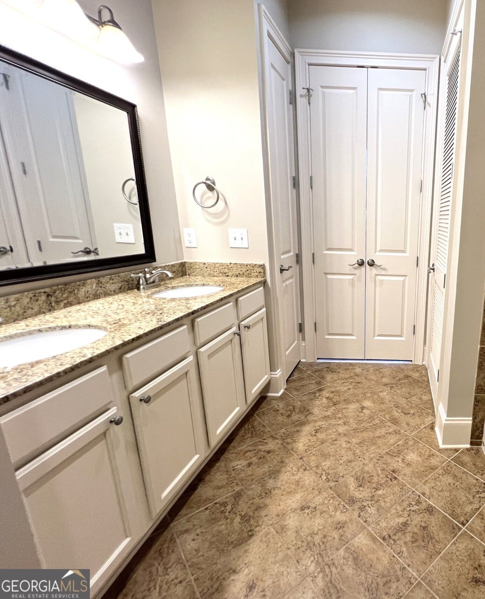 277 W Crogan Street Lawrenceville - Photo 16
