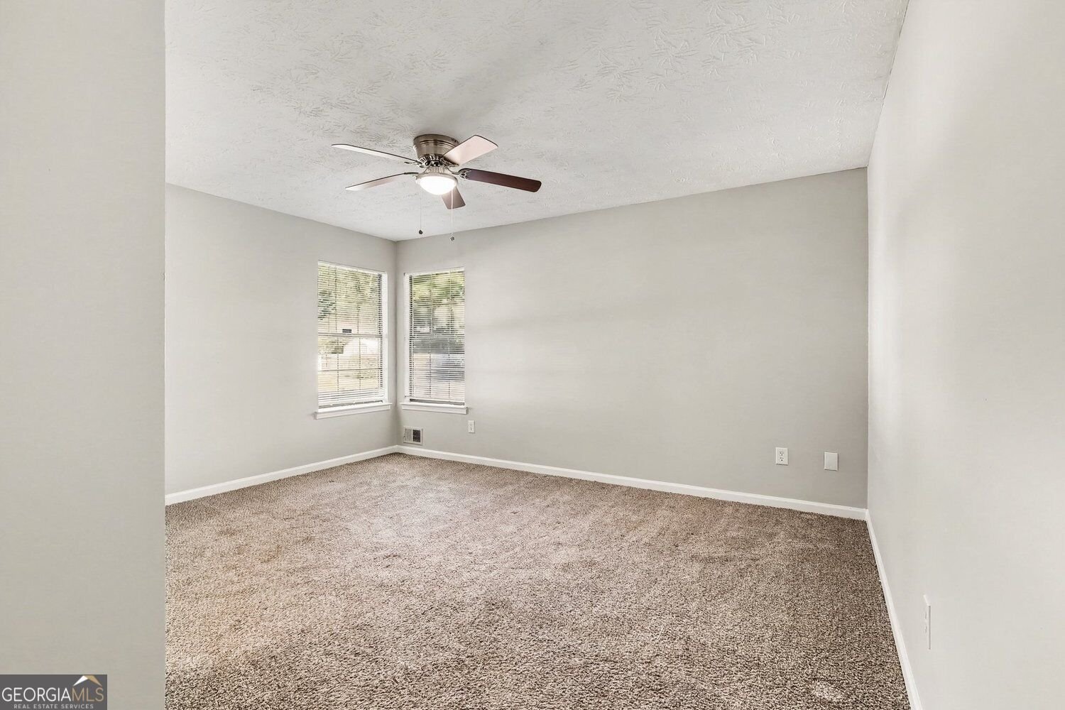 526 Knollwood Drive Stockbridge - Photo 12