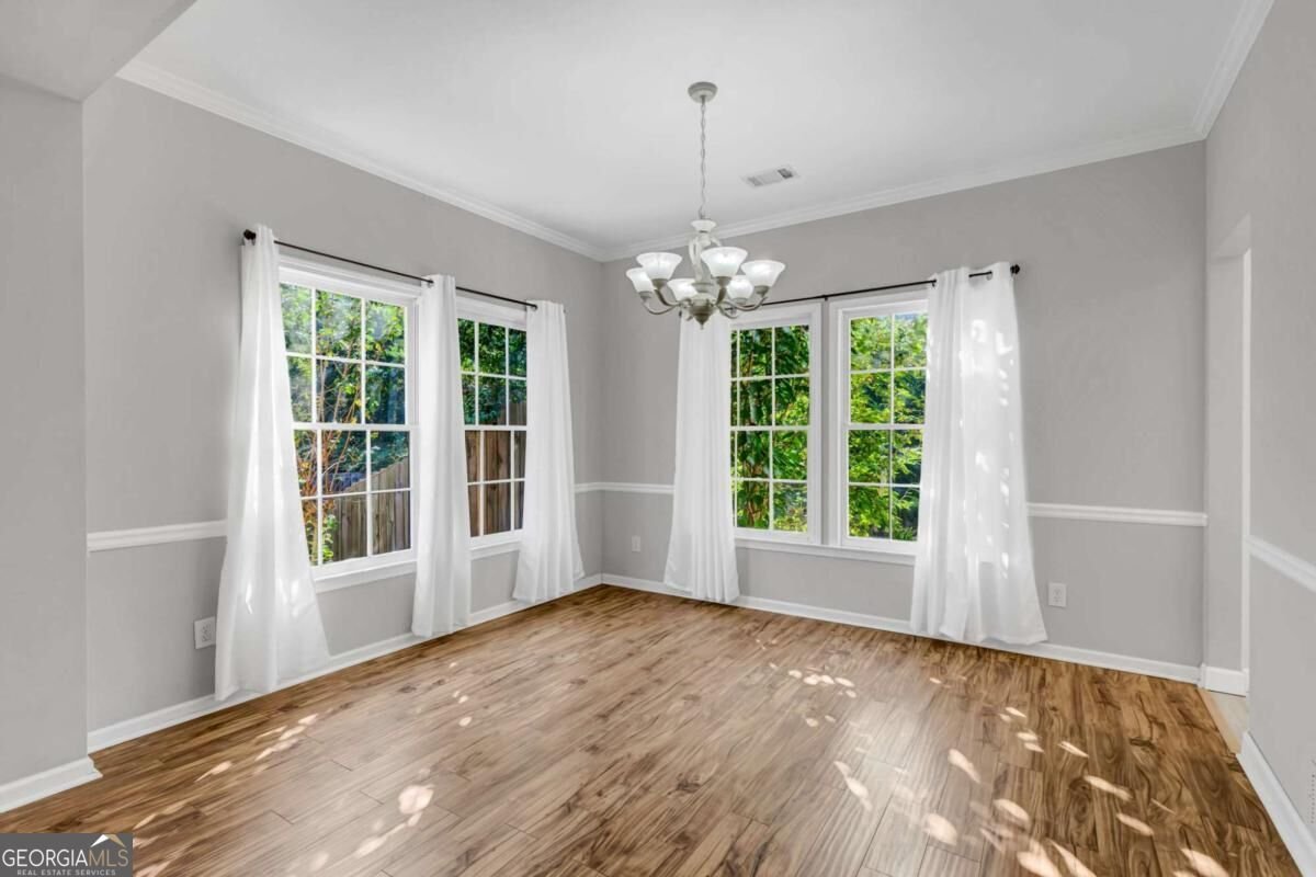 7035 Surrey Drive Woodstock - Photo 8