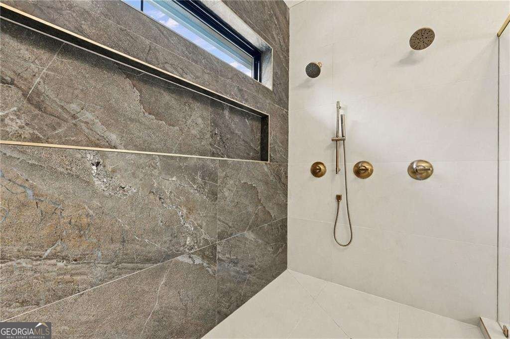 5960 Kayron Drive Sandy Springs - Photo 49
