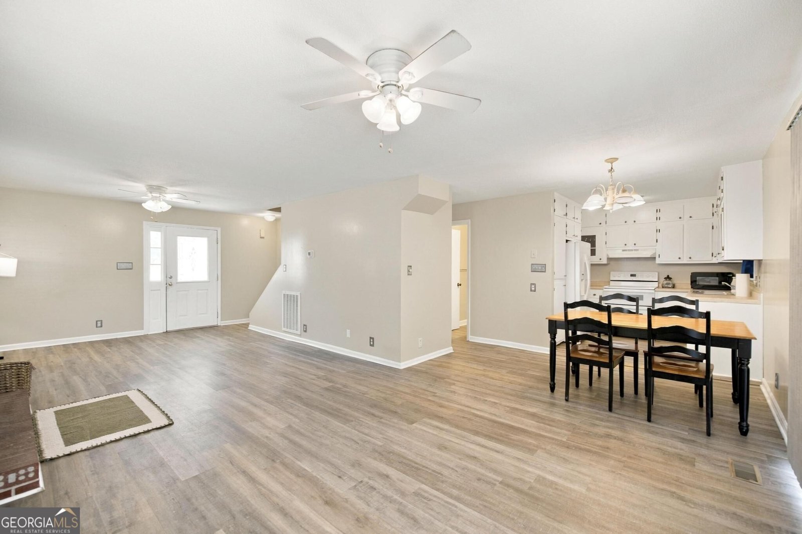 437 Edgewater Circle Macon - Photo 8