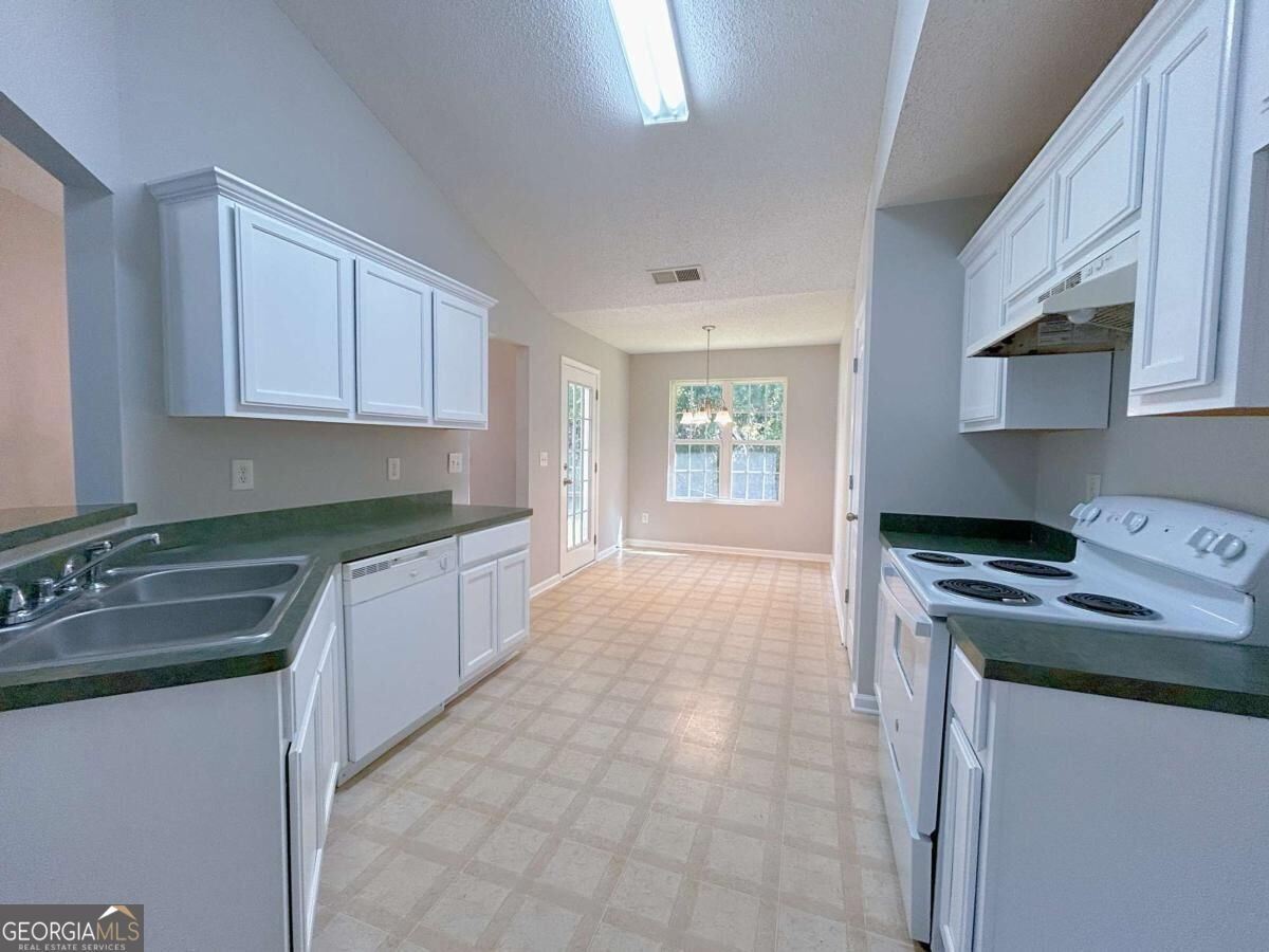 312 Willow Way Griffin - Photo 10