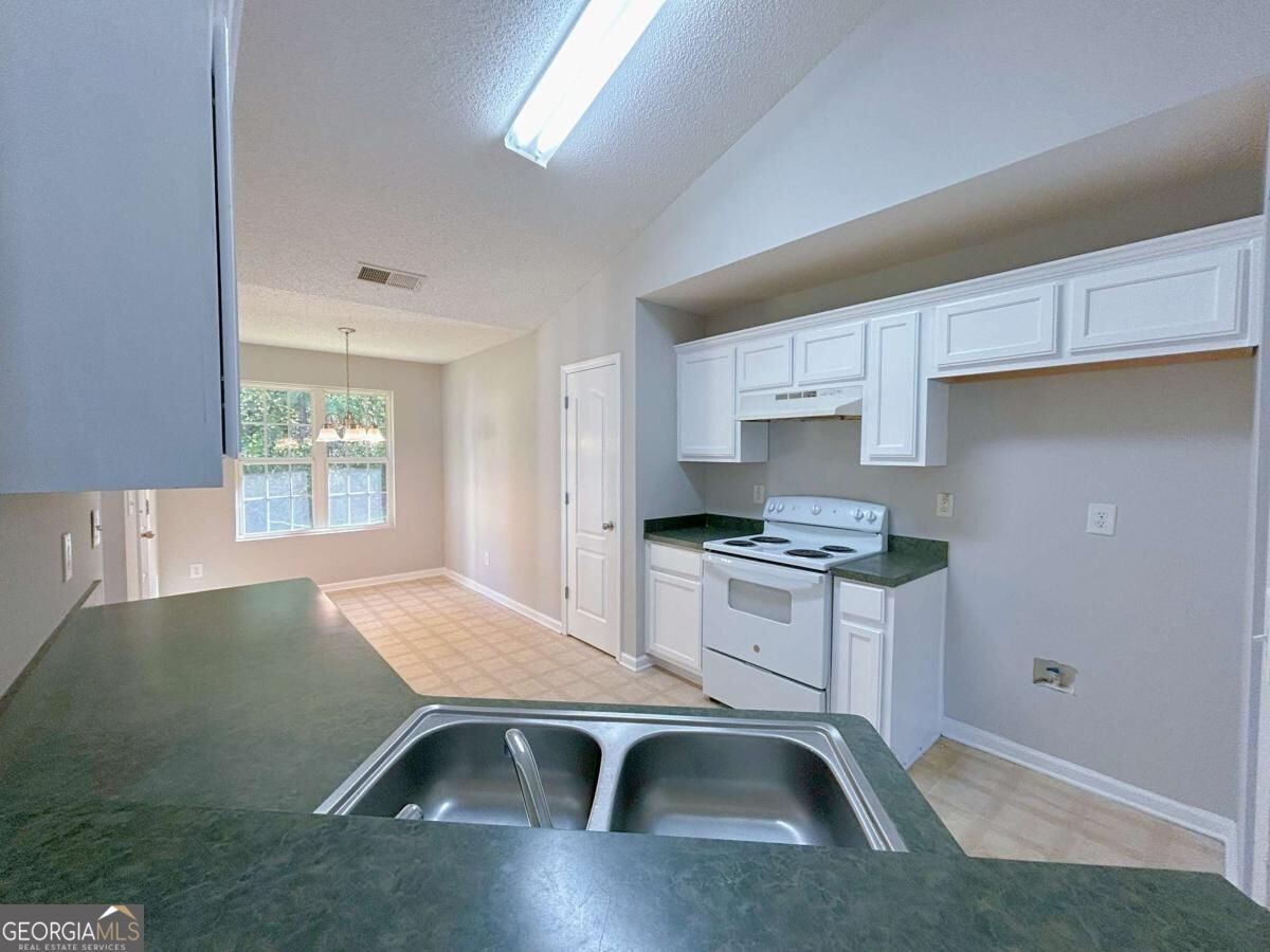 312 Willow Way Griffin - Photo 8