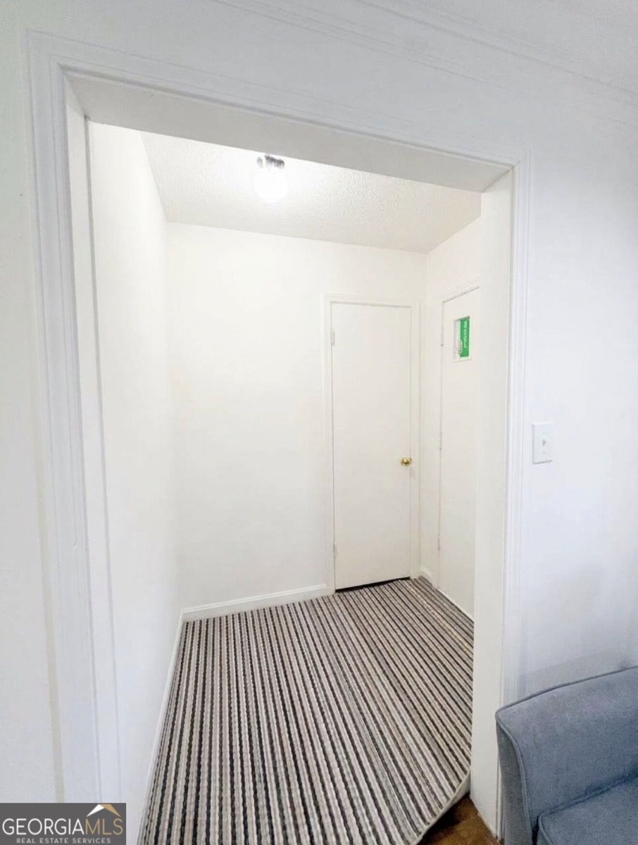 182 Jennifer Lane Lilburn - Photo 12