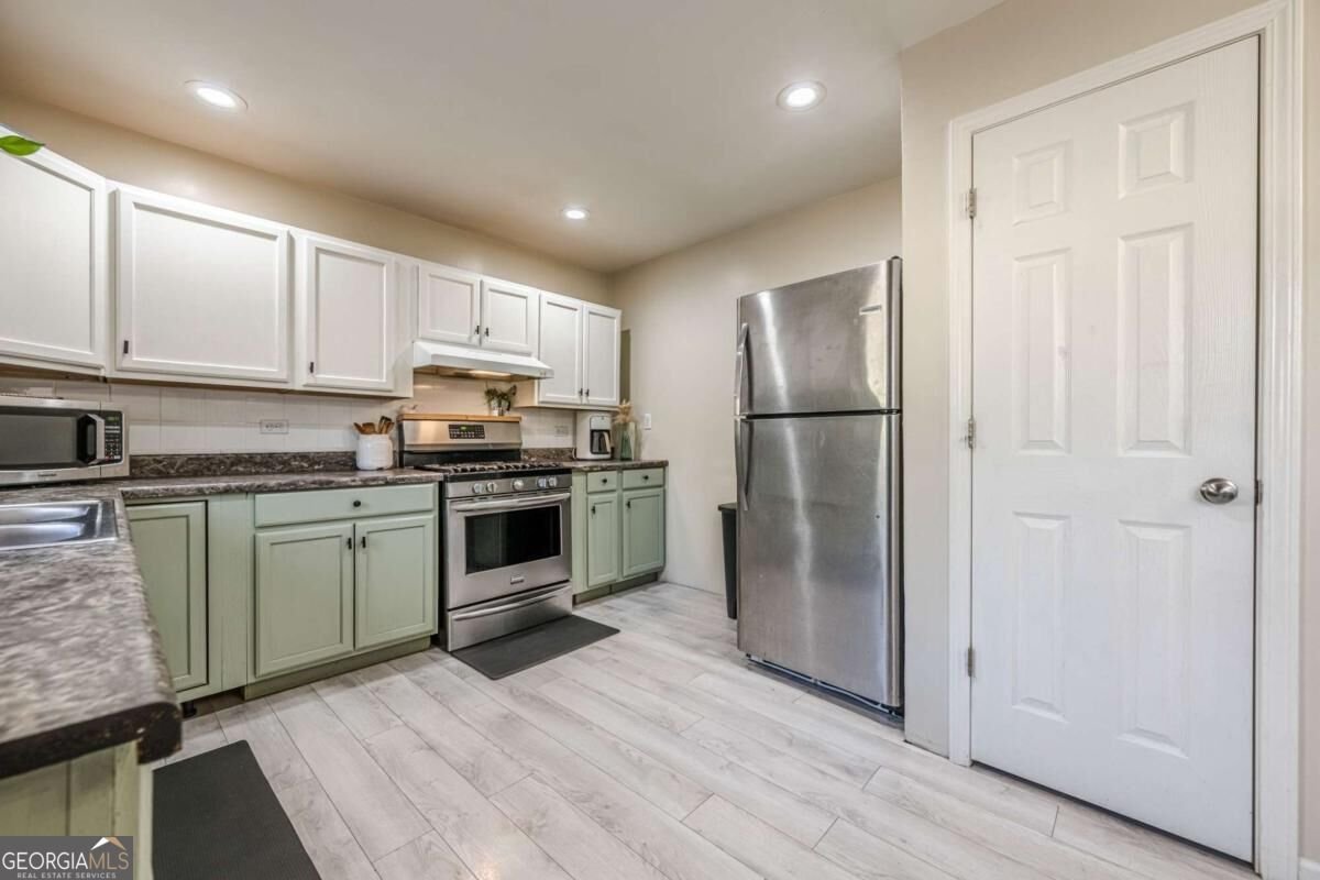 3006 Deshong Drive Stone Mountain - Photo 9