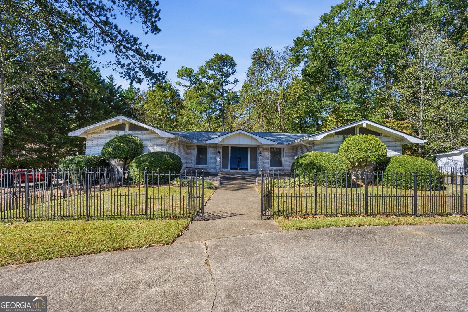 9810 La View Circle Roswell - main photo