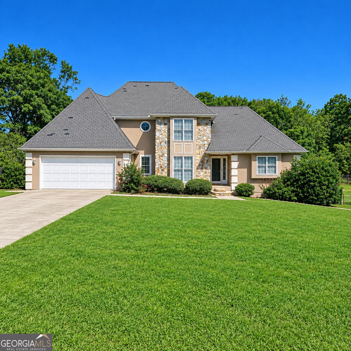 204 Clarkdell Drive Stockbridge - main photo
