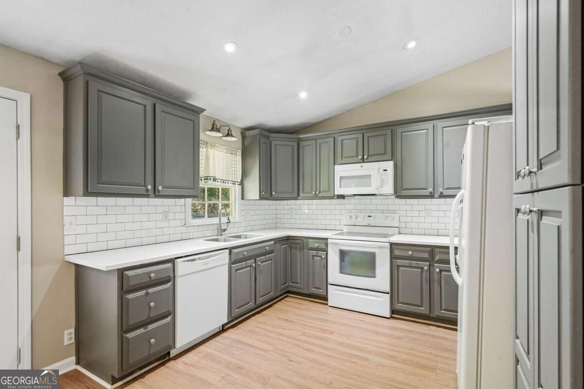 2520 Suncrest Court Buford - Photo 12