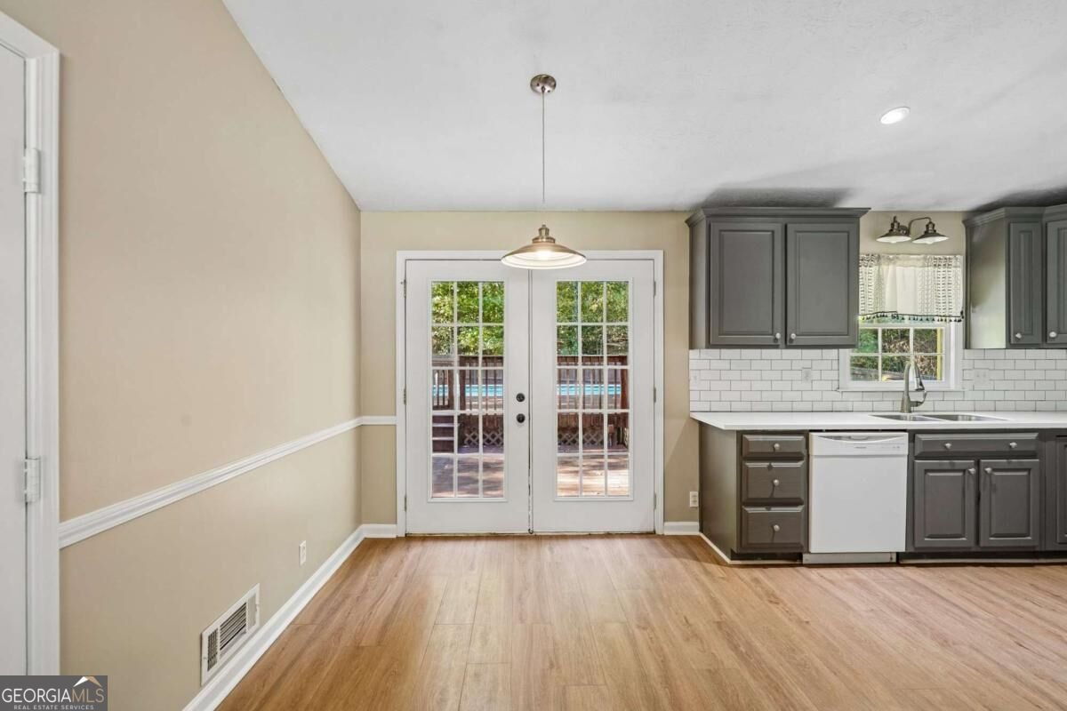 2520 Suncrest Court Buford - Photo 9
