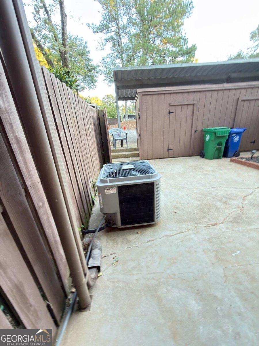 722 Garden View Drive Stone Mountain - Photo 36