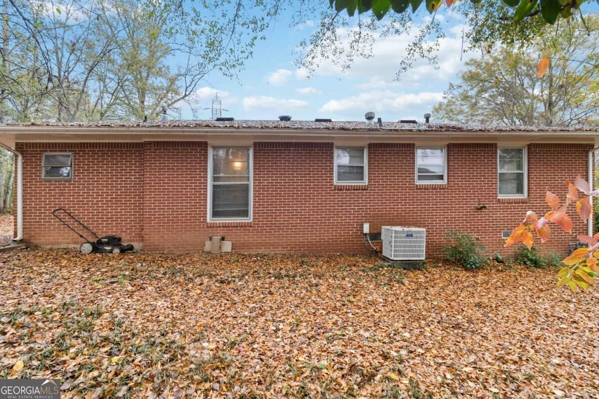 913 Longleaf Drive Forest Park - Photo 12