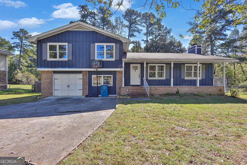 562 Plantation Boulevard Lawrenceville - main photo
