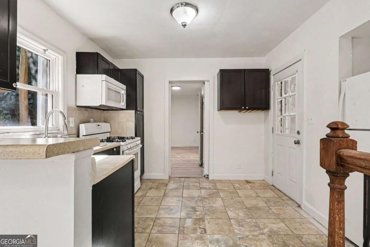 2639 Jewel Street East Point - Photo 9