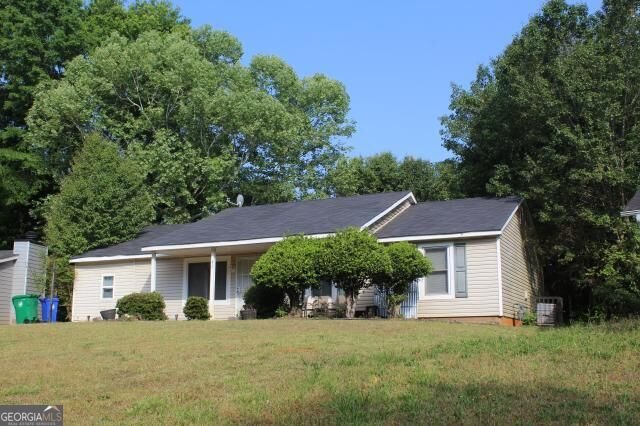 922 Lake Drive Court Stone Mountain - main photo
