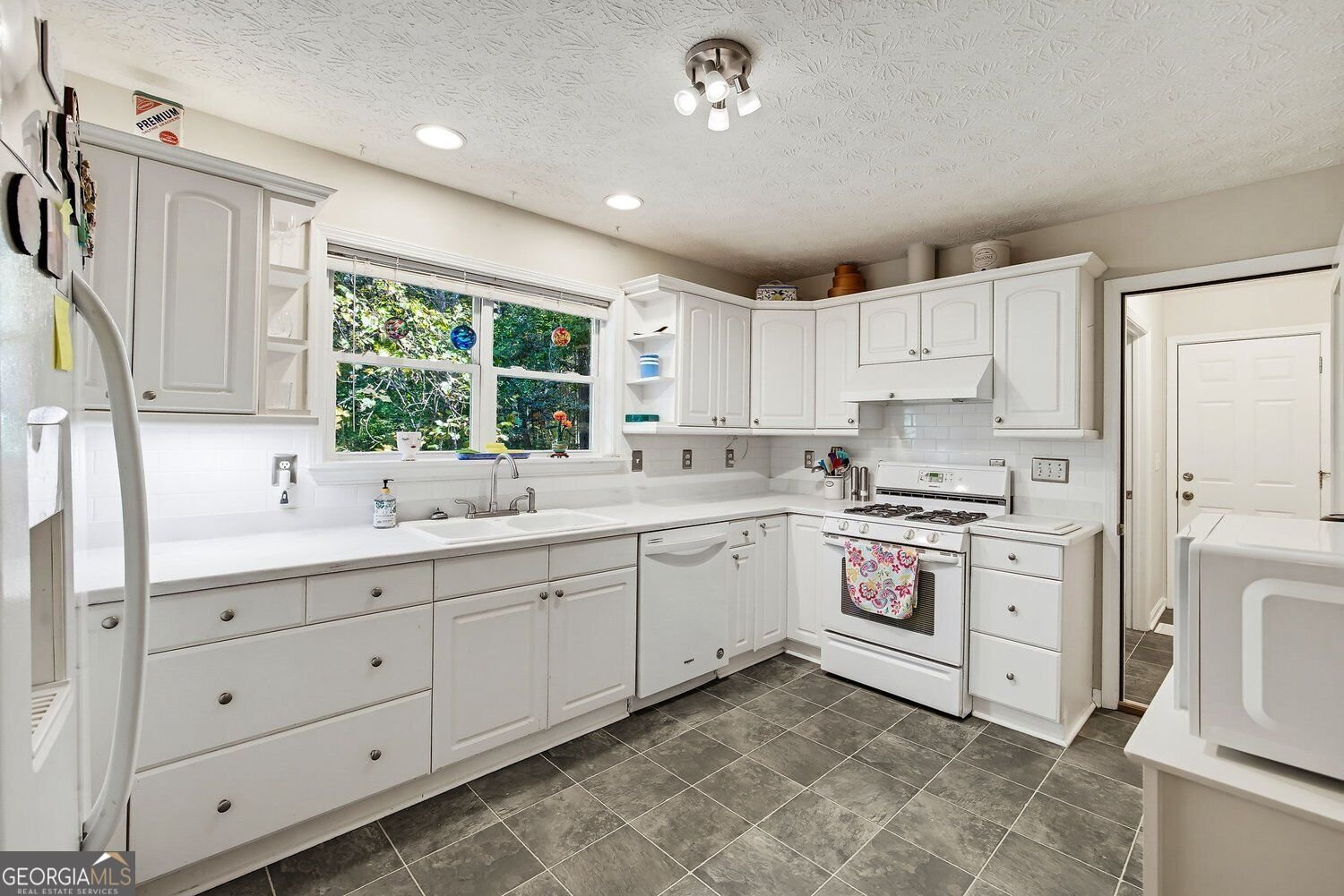 2055 Laurel Cove Ball Ground - Photo 9