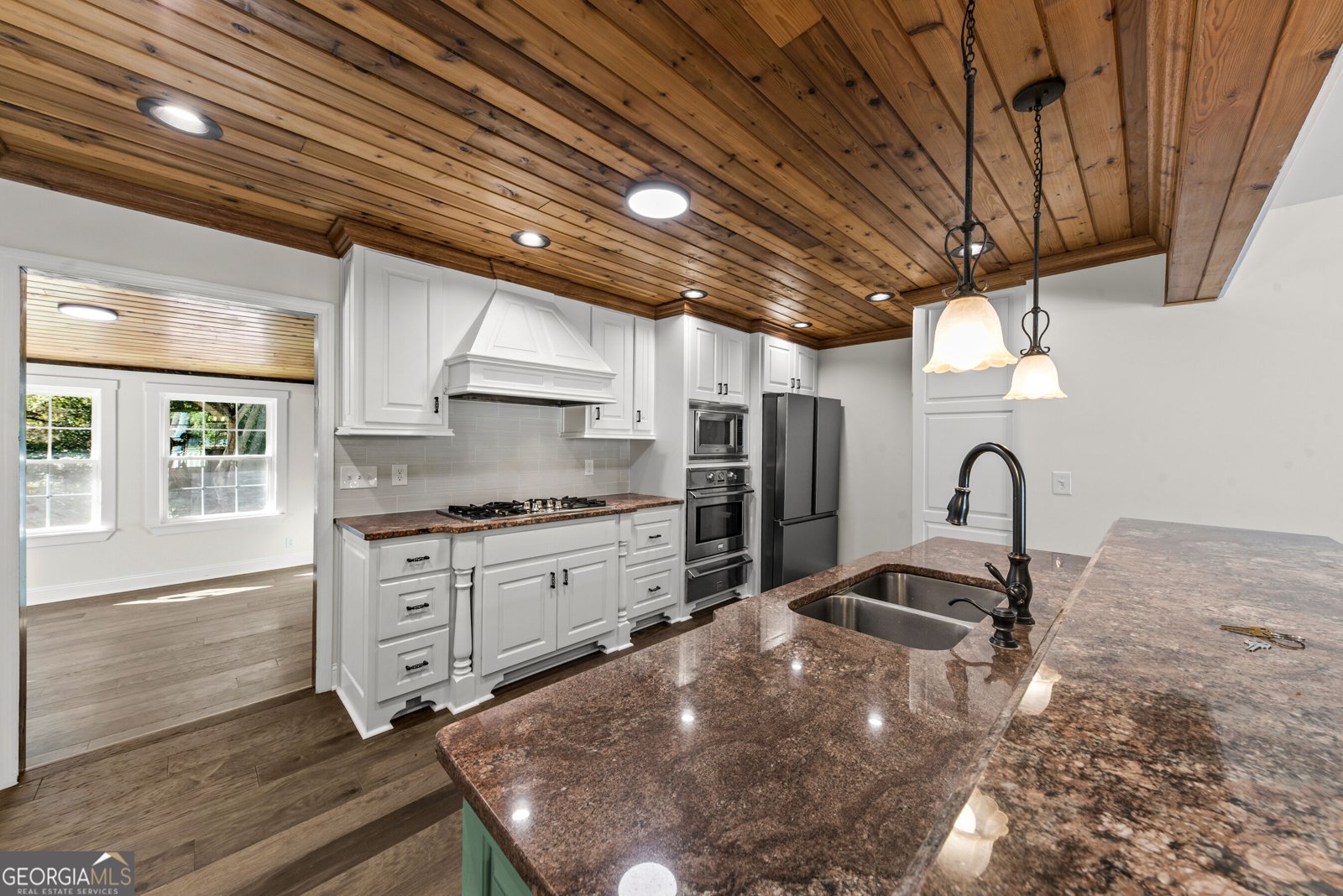 1070 Eugene Madison - Photo 14