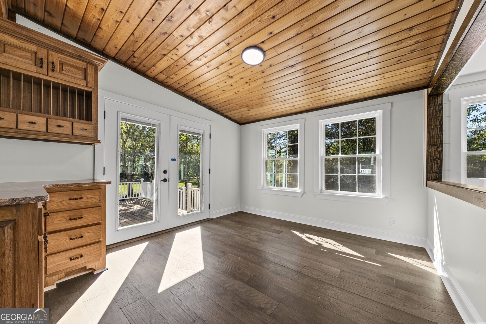 1070 Eugene Madison - Photo 21