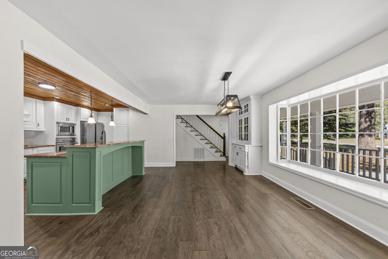 1070 Eugene Madison - Photo 8