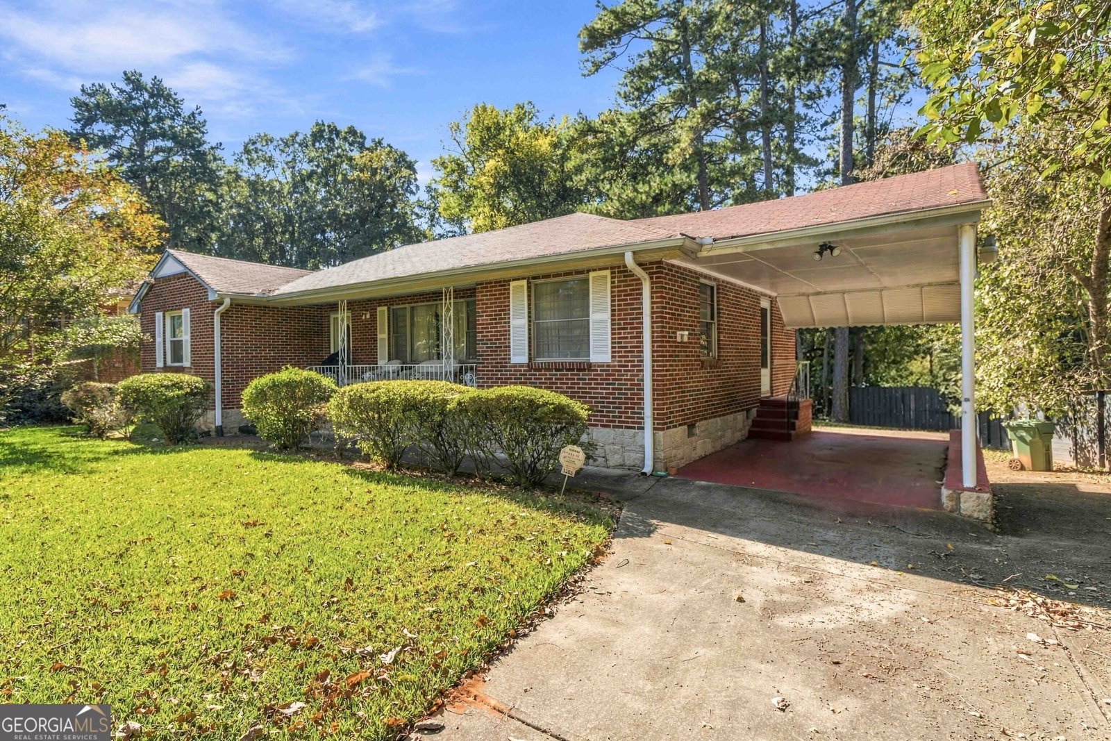 1305 Pollard Drive Atlanta - main photo