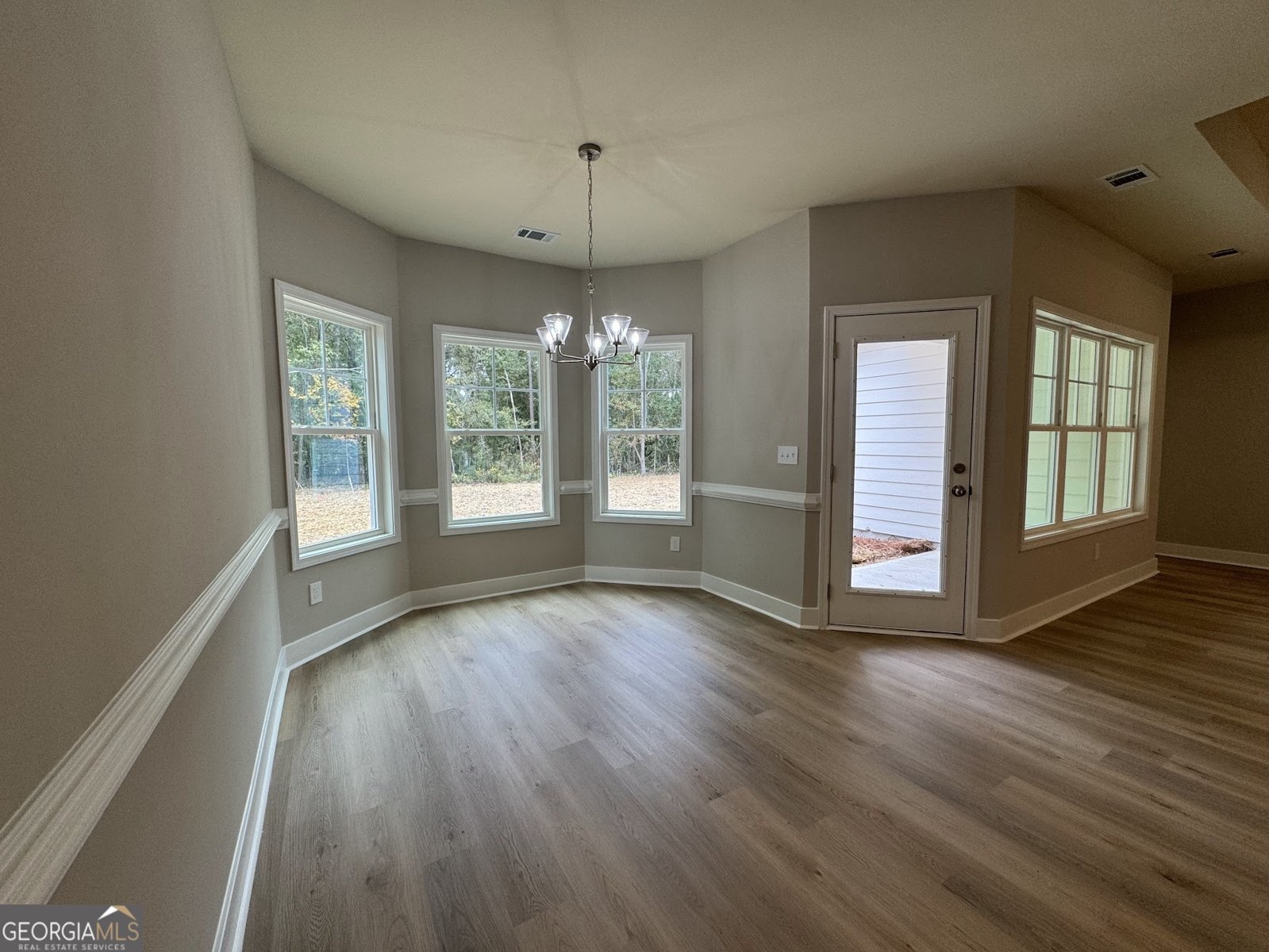 183 Country World Drive Macon - Photo 9