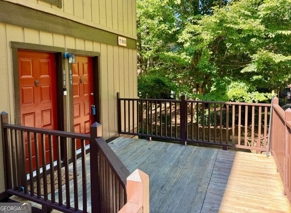 809 River Run Drive Sandy Springs - main photo