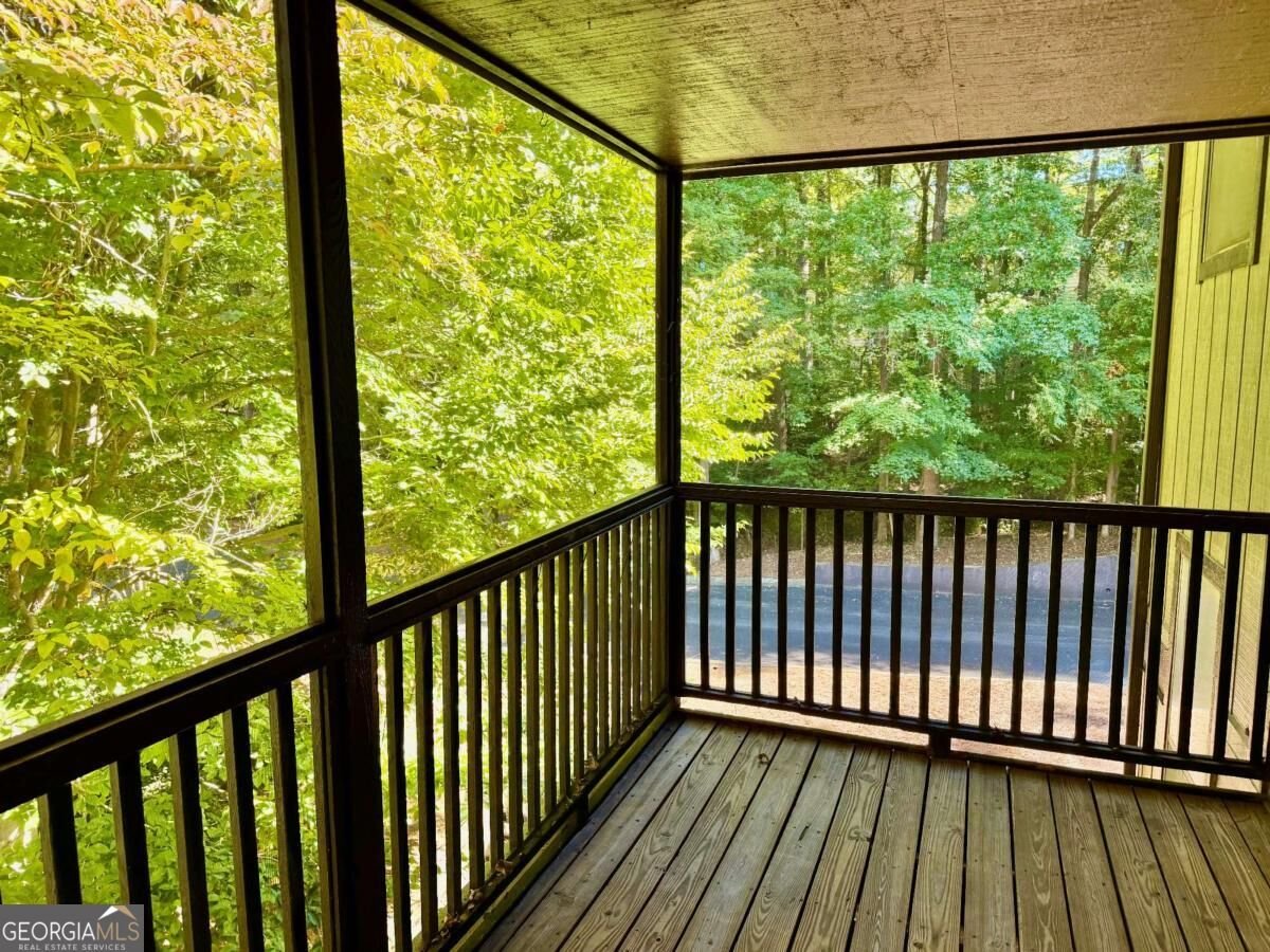 809 River Run Drive Sandy Springs - Photo 16