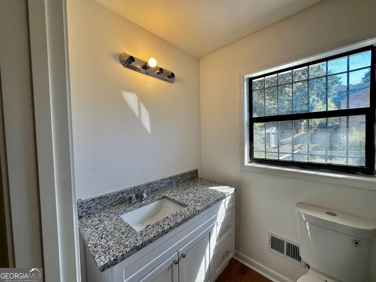 1724 Cherry Valley Circle Atlanta - Photo 13
