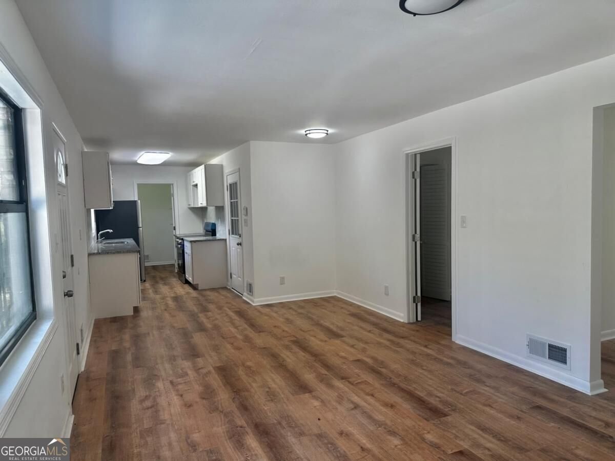 1724 Cherry Valley Circle Atlanta - Photo 9