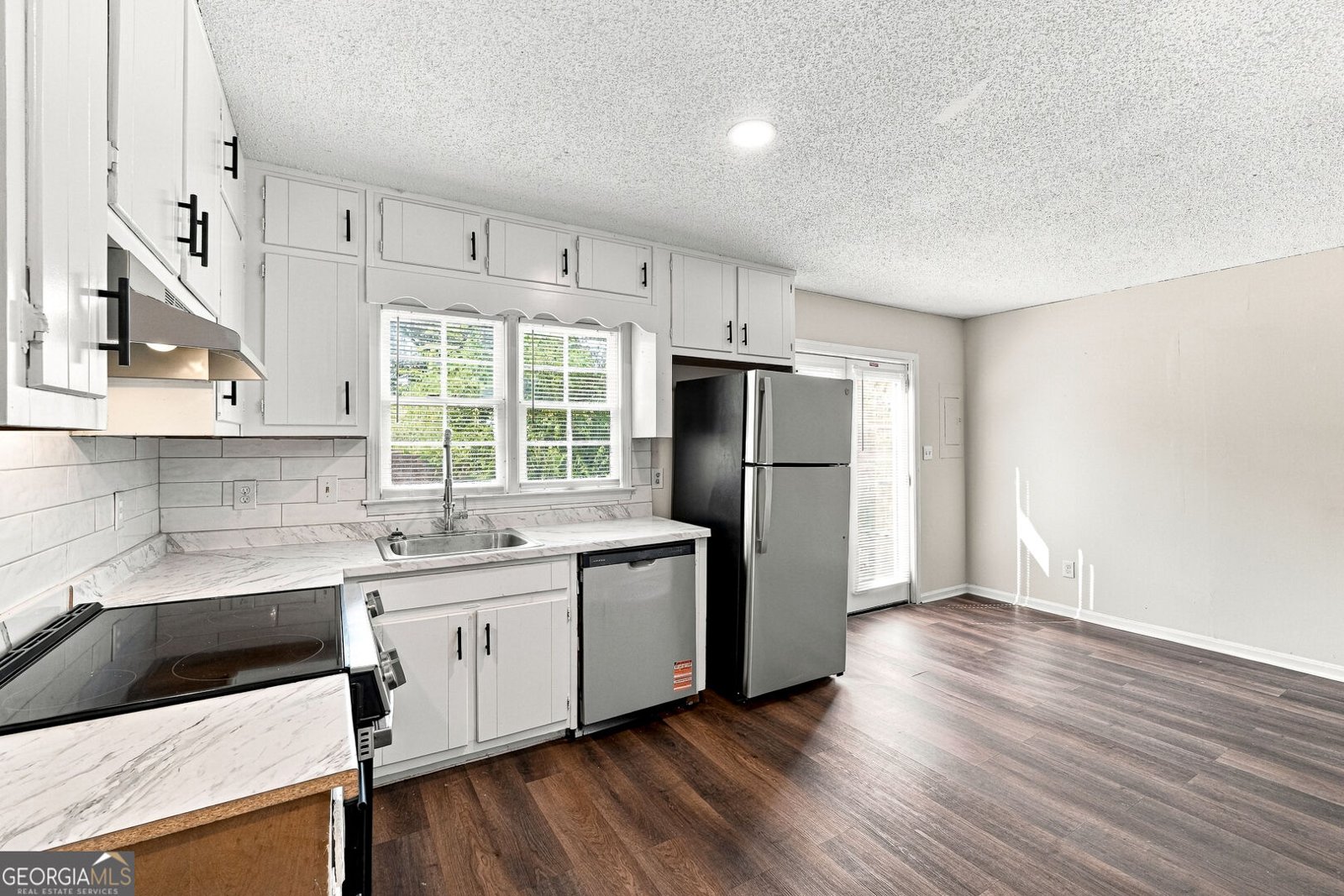 1079 Heritage Drive Greensboro - Photo 7