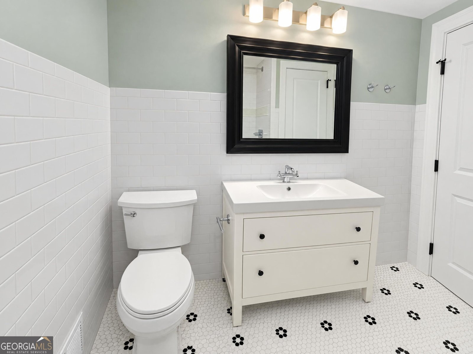1022 Arnold Mill Road Woodstock - Photo 10