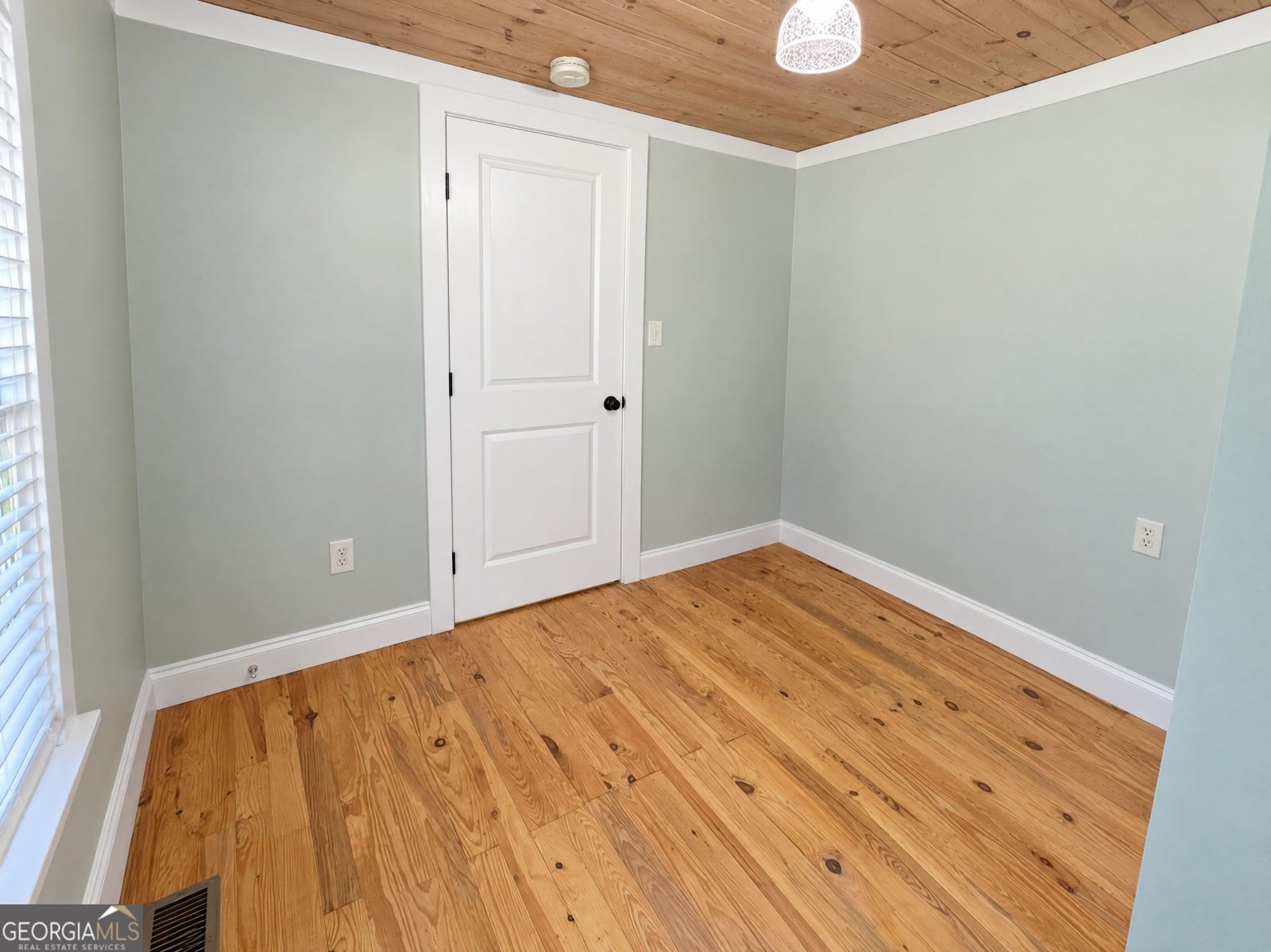 1022 Arnold Mill Road Woodstock - Photo 12