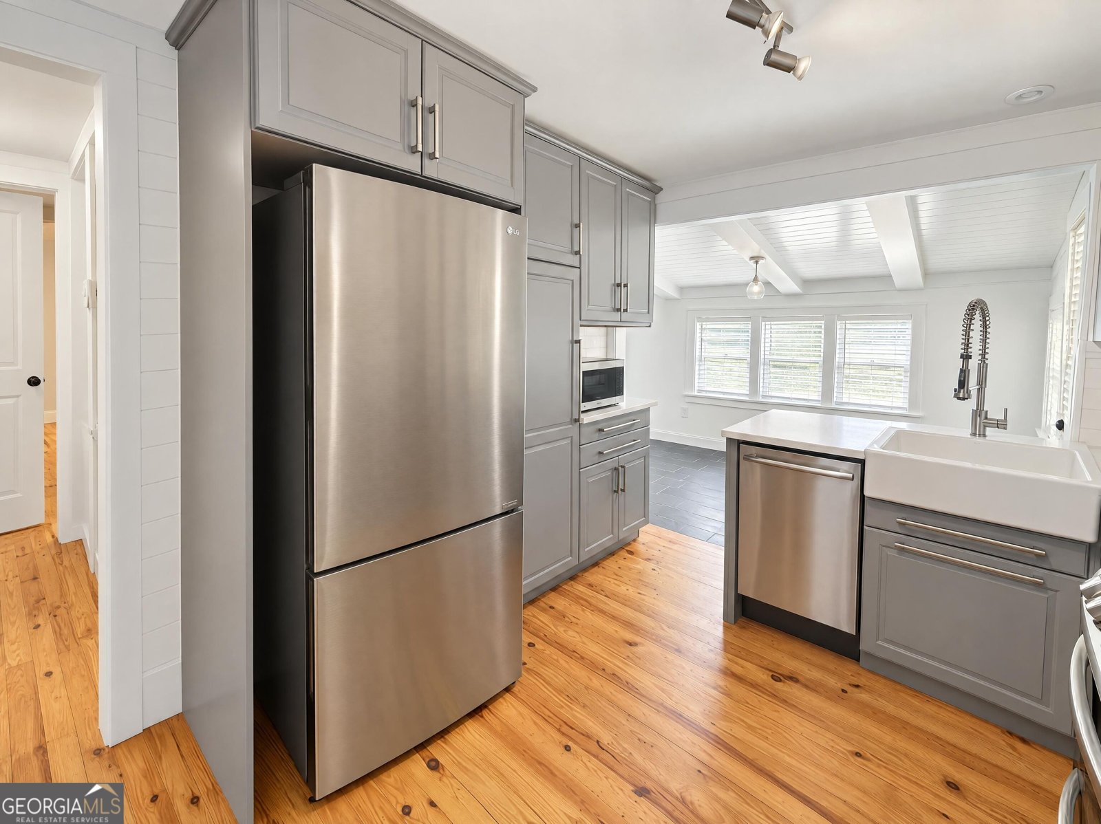 1022 Arnold Mill Road Woodstock - Photo 6